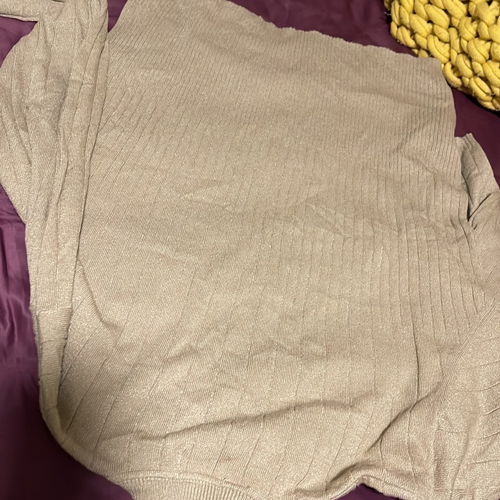 Sweater - Picture 5 of 6